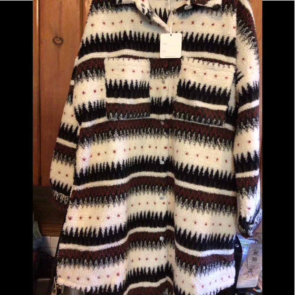 1 left !  SALE Alpine  Snow Over sized plush teddy shacket - Picture 3 of 11